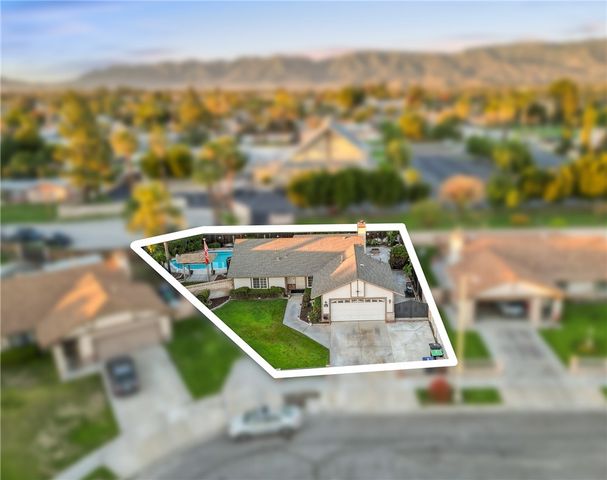 1549 Agate, Colton, CA 92324