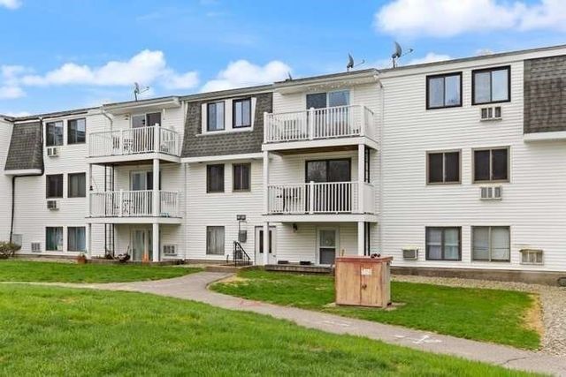 96 Main St E6, Foxboro, MA 02035