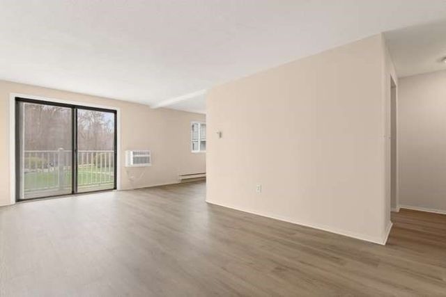 96 Main St E6, Foxboro, MA 02035
