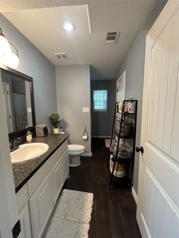 200 Lakeside Drive, West Tawakoni, TX 75474