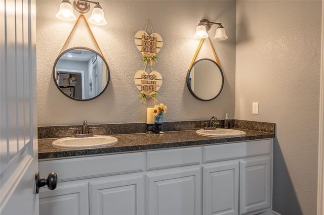 200 Lakeside Drive, West Tawakoni, TX 75474