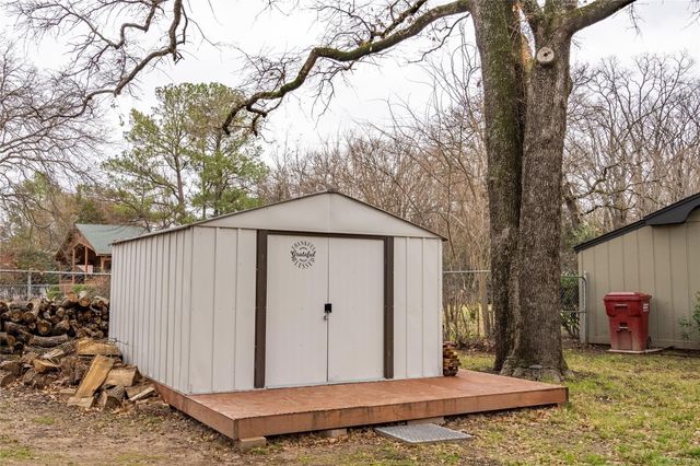200 Lakeside Drive, West Tawakoni, TX 75474