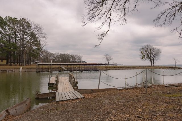 200 Lakeside Drive, West Tawakoni, TX 75474