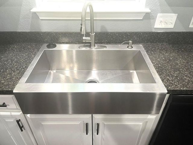 200 Lakeside Drive, West Tawakoni, TX 75474