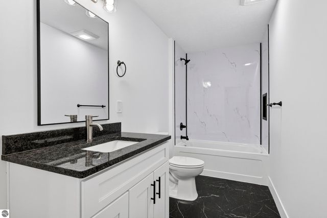 2134 Cottonwood Avenue, Grawn, MI 49637