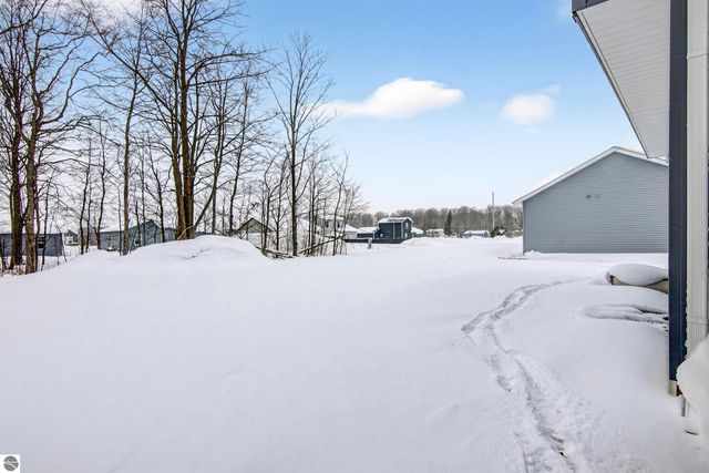 2134 Cottonwood Avenue, Grawn, MI 49637