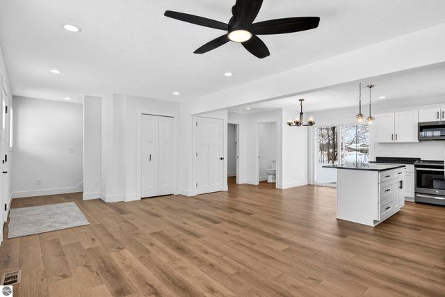 2134 Cottonwood Avenue, Grawn, MI 49637