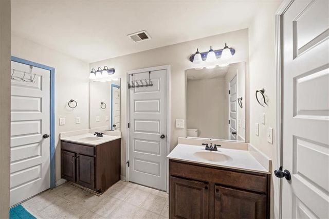 104 SHIMMERING WATERS Lane, Fayetteville, GA 30214