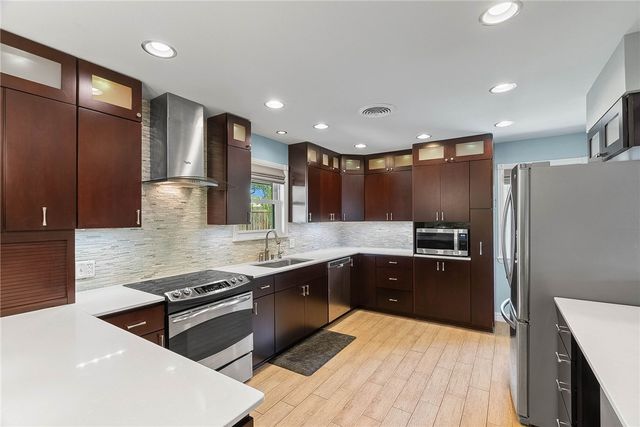 332 Poenisch Dr, Corpus Christi, TX 78412