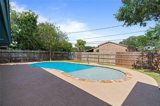 332 Poenisch Dr, Corpus Christi, TX 78412