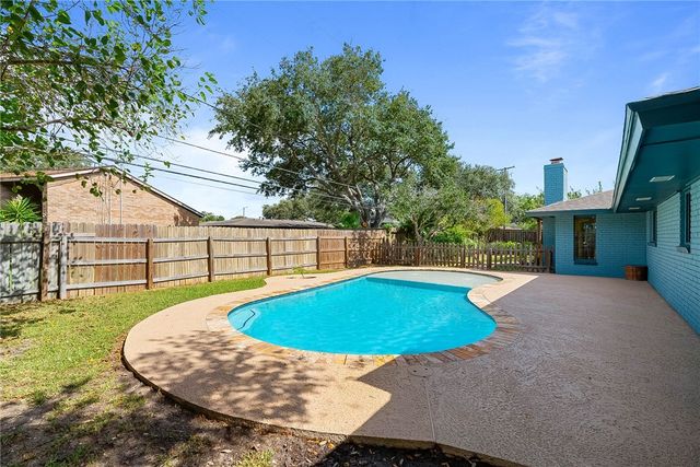 332 Poenisch Dr, Corpus Christi, TX 78412