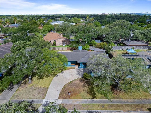 332 Poenisch Dr, Corpus Christi, TX 78412