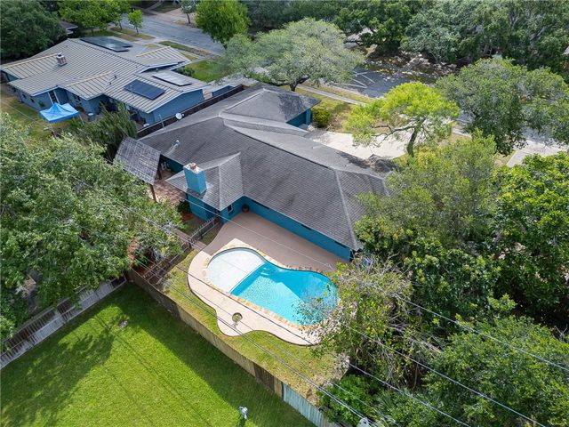 332 Poenisch Dr, Corpus Christi, TX 78412