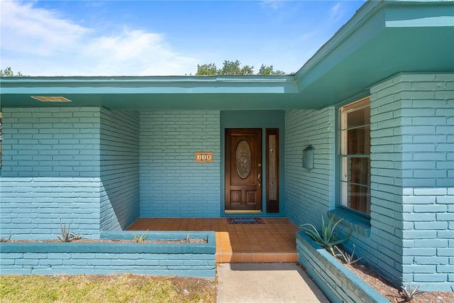 332 Poenisch Dr, Corpus Christi, TX 78412