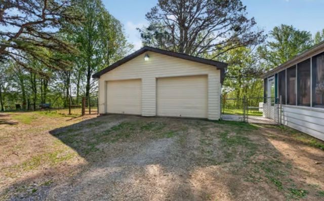 17015 Nashville Hwy, Buffalo Valley, TN 38548