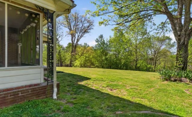 17015 Nashville Hwy, Buffalo Valley, TN 38548