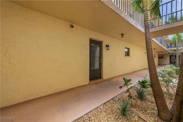 12501 McGregor BLVD 8, Fort Myers, FL 33919