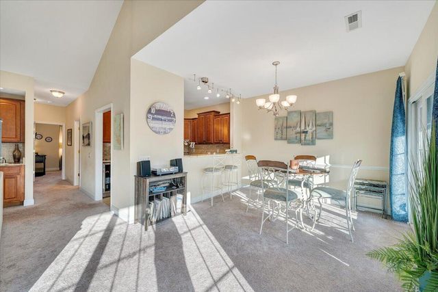 300 S Pointe Shore Dr Apt 411, Moneta, VA 24121