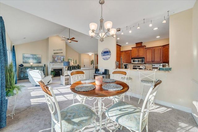 300 S Pointe Shore Dr Apt 411, Moneta, VA 24121