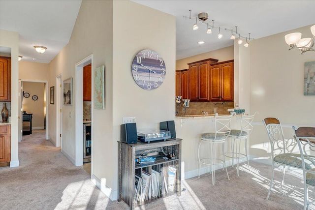 300 S Pointe Shore Dr Apt 411, Moneta, VA 24121