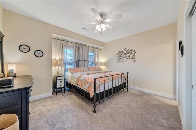 300 S Pointe Shore Dr Apt 411, Moneta, VA 24121