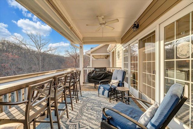 300 S Pointe Shore Dr Apt 411, Moneta, VA 24121