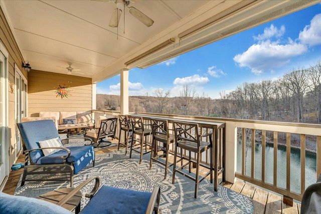 300 S Pointe Shore Dr Apt 411, Moneta, VA 24121