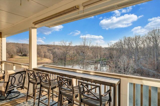 300 S Pointe Shore Dr Apt 411, Moneta, VA 24121