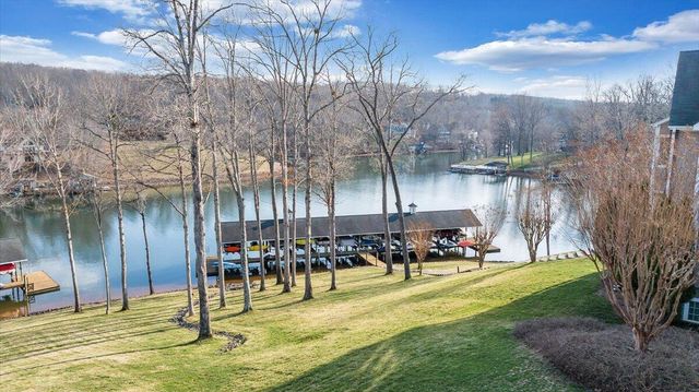 300 S Pointe Shore Dr Apt 411, Moneta, VA 24121