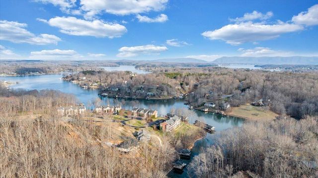 300 S Pointe Shore Dr Apt 411, Moneta, VA 24121