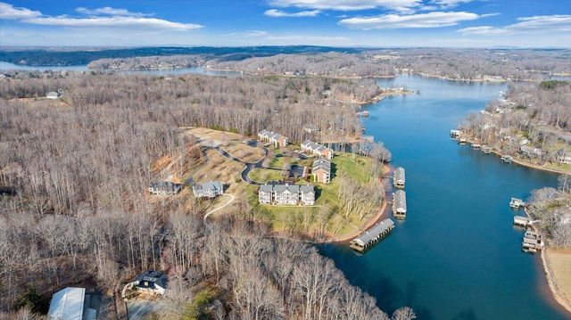 300 S Pointe Shore Dr Apt 411, Moneta, VA 24121