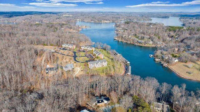 300 S Pointe Shore Dr Apt 411, Moneta, VA 24121