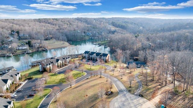 300 S Pointe Shore Dr Apt 411, Moneta, VA 24121