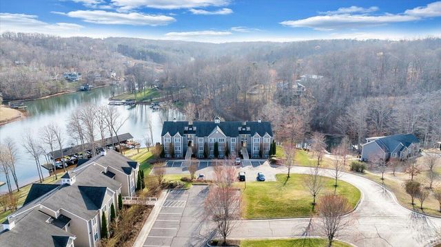 300 S Pointe Shore Dr Apt 411, Moneta, VA 24121