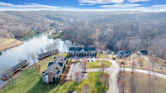 300 S Pointe Shore Dr Apt 411, Moneta, VA 24121