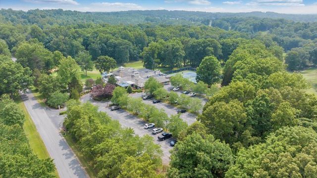 300 S Pointe Shore Dr Apt 411, Moneta, VA 24121