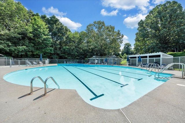 300 S Pointe Shore Dr Apt 411, Moneta, VA 24121