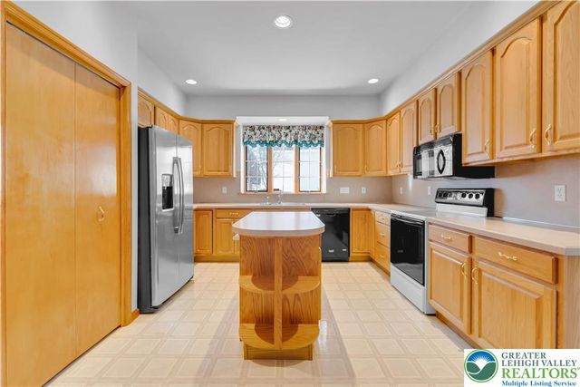 239 36th Street, Allentown City, PA 18104