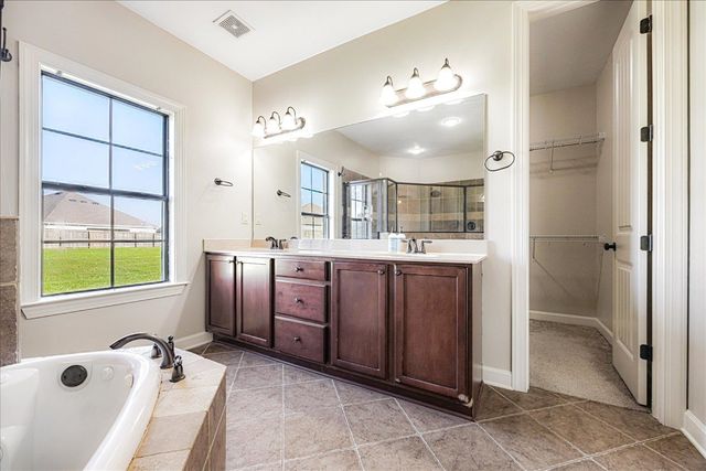 80 SHADY PINE CV, Oakland, TN 38060