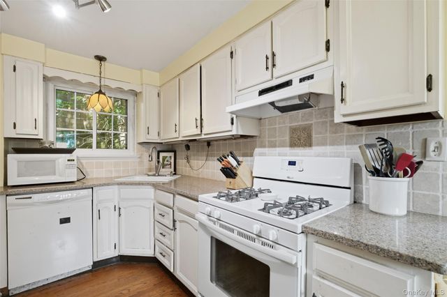 32 Thorn Avenue, Mount Kisco, NY 10549
