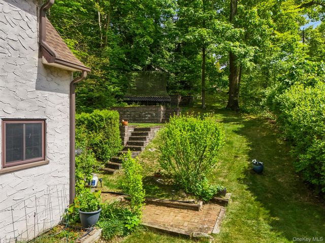 32 Thorn Avenue, Mount Kisco, NY 10549