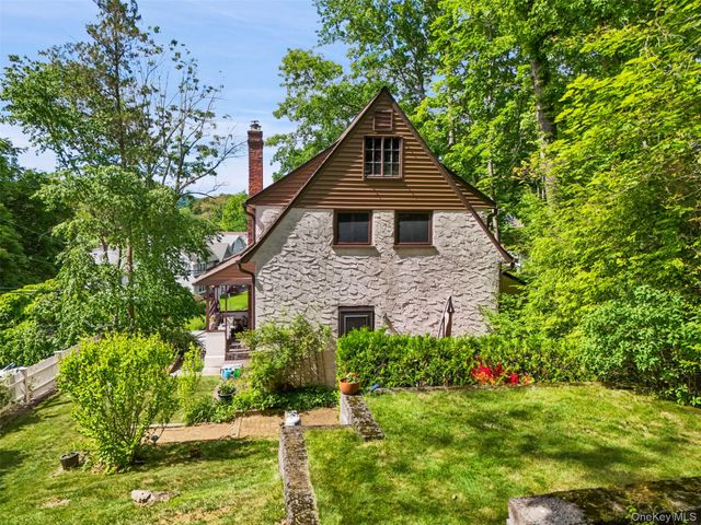32 Thorn Avenue, Mount Kisco, NY 10549