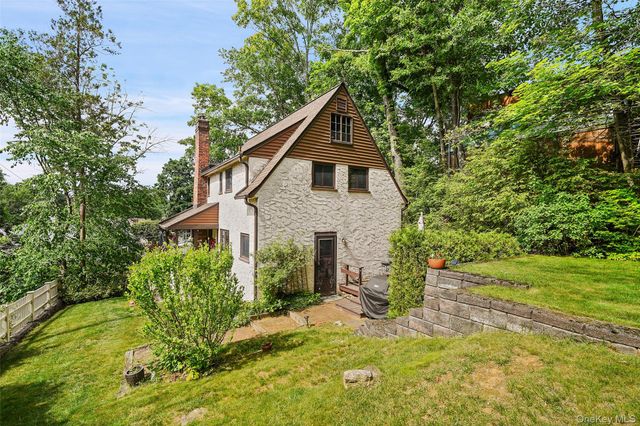 32 Thorn Avenue, Mount Kisco, NY 10549
