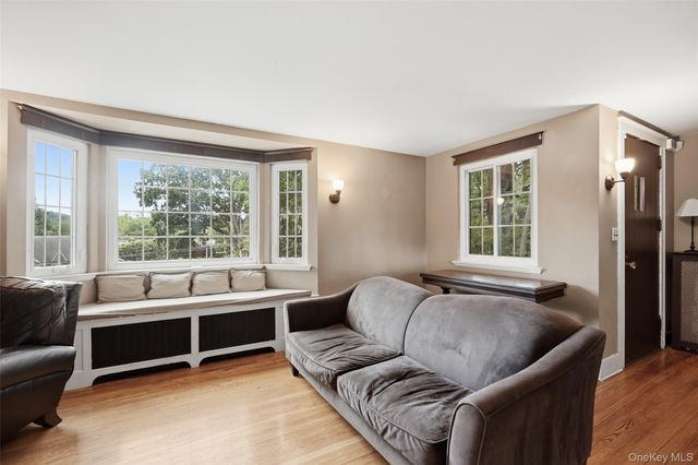 32 Thorn Avenue, Mount Kisco, NY 10549