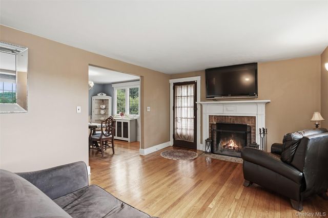 32 Thorn Avenue, Mount Kisco, NY 10549