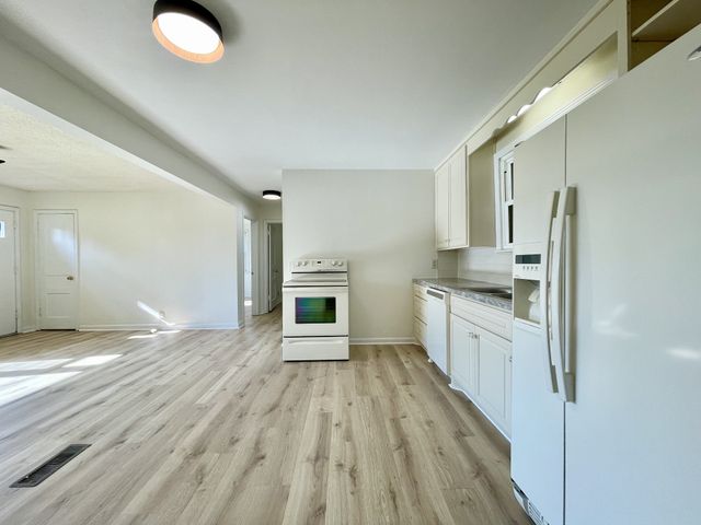 603 Colfax Dr, Nashville, TN 37214