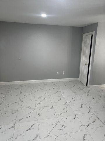 9505 Neuens Road 10, Houston, TX 77080