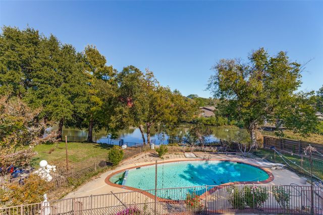 3844 Diamond Loch W, North Richland Hills, TX 76180
