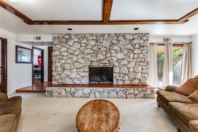 3844 Diamond Loch W, North Richland Hills, TX 76180