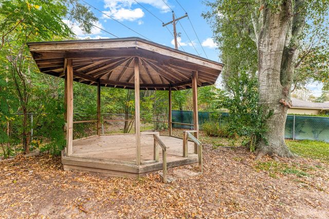 1806 Cedar Drive, Richmond, TX 77469